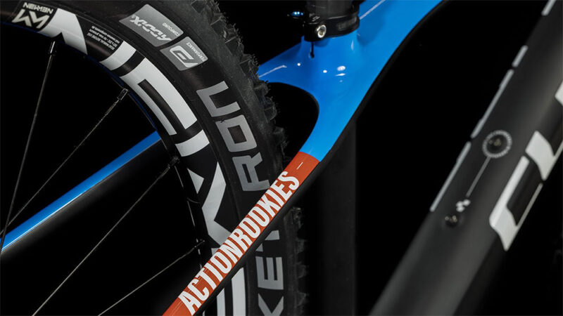 Cube Elite 240 C:62 SLX carbon´n´blue´n´red – Bild 4