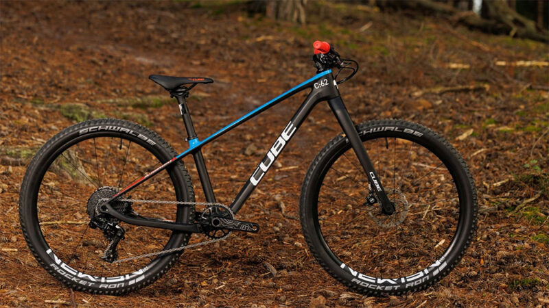 Cube Elite 240 C:62 SLX carbon´n´blue´n´red – Bild 9