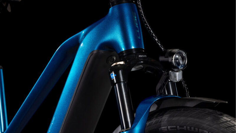 Cube Kathmandu Hybrid EX 800 Lady electricblue´n´chrome – Bild 4