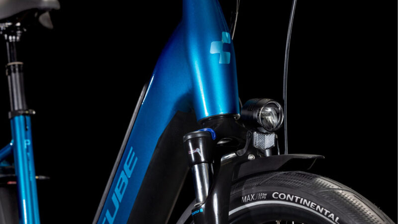 Cube Supreme Hybrid Pro 625 electricblue´n´blue – Bild 4