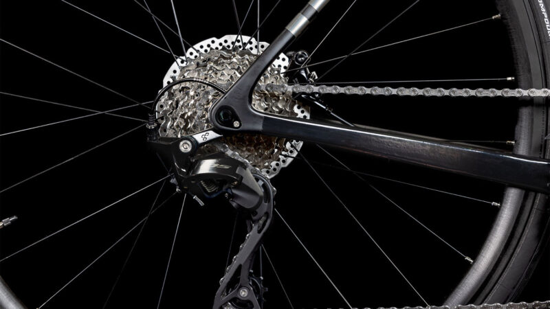 Cube Attain C:62 Race blackline – Bild 6